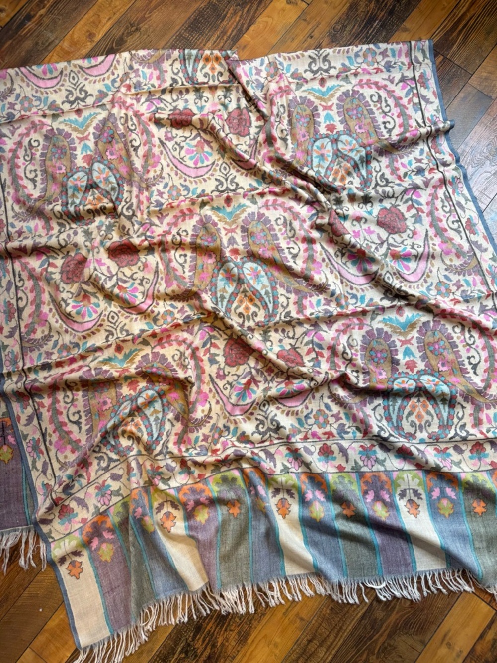 Pashmina Handnade Kani Wrap Scarf in Pink & Cream